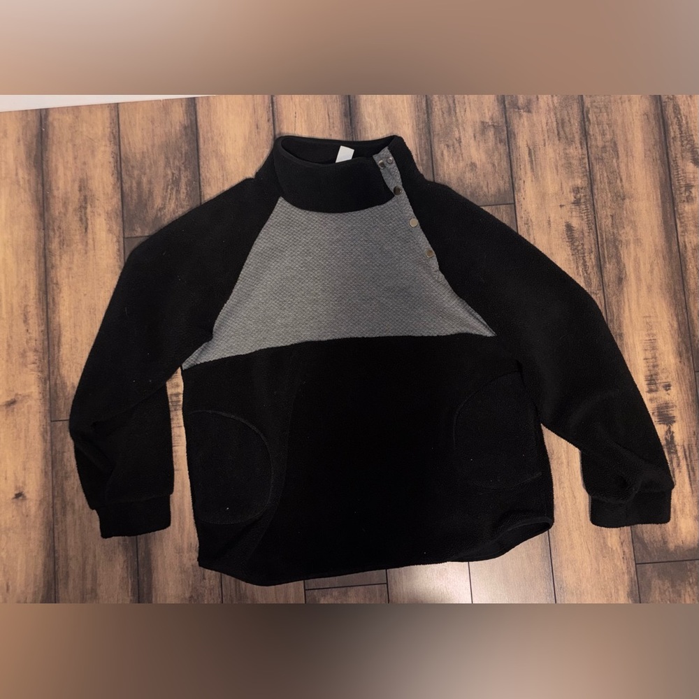 Vanilla Bay Black and Gray Fleece Jacket